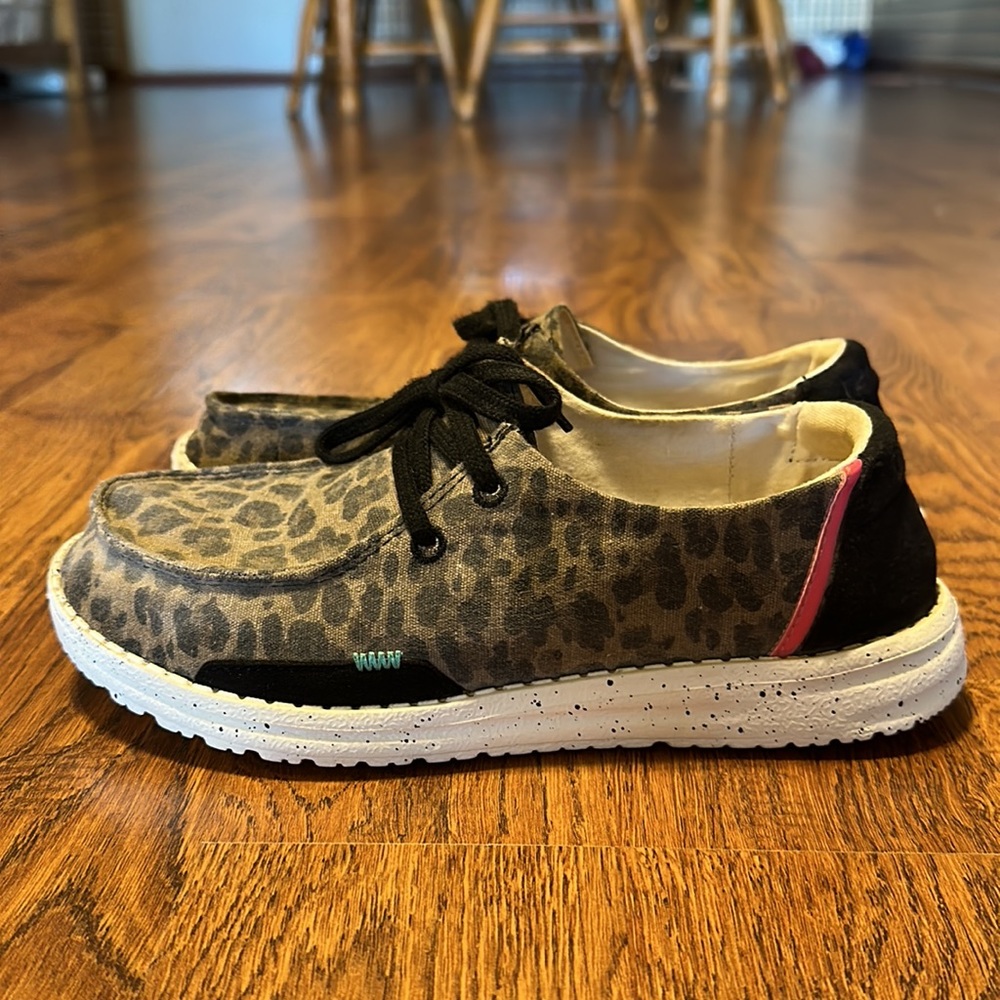 Leopard Hey Dudes